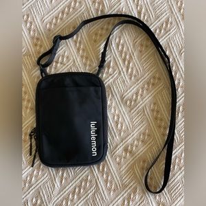 Lululemon easy access cross body bag